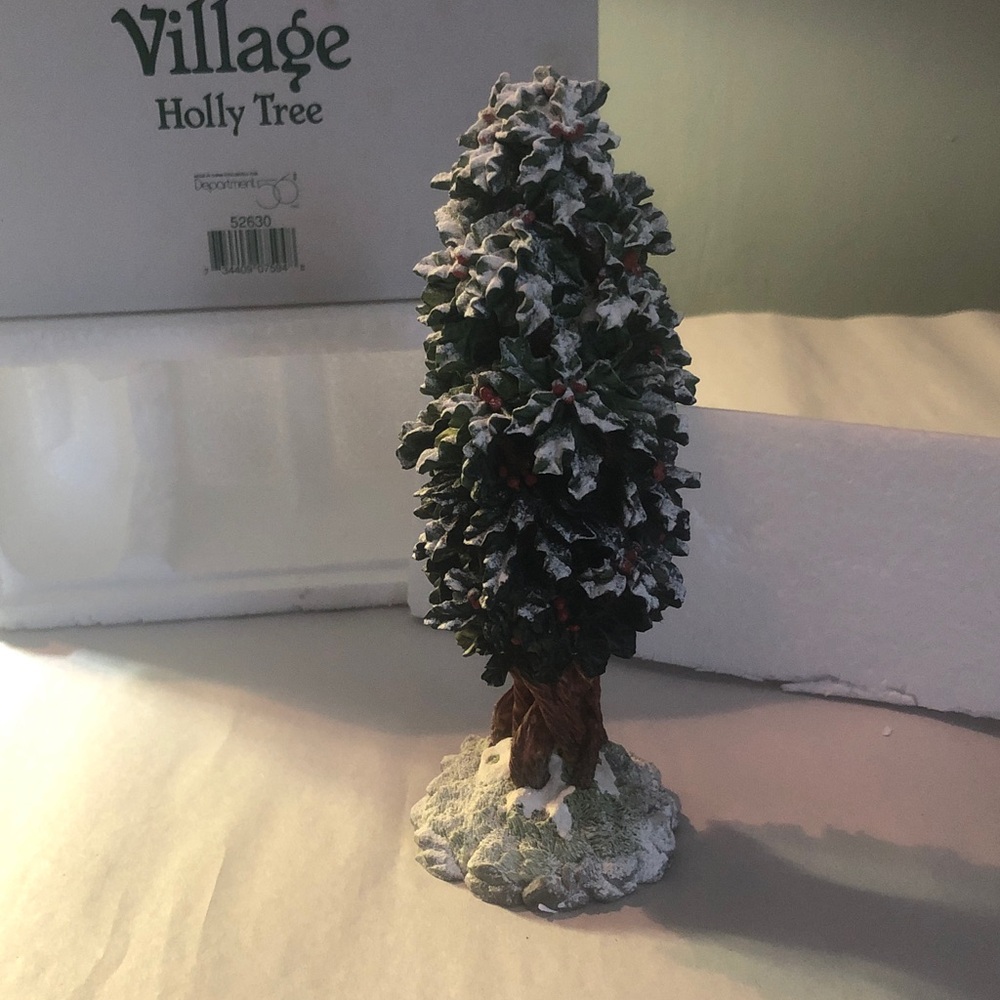 Department 56 Holly tree 52630/ 7" tall